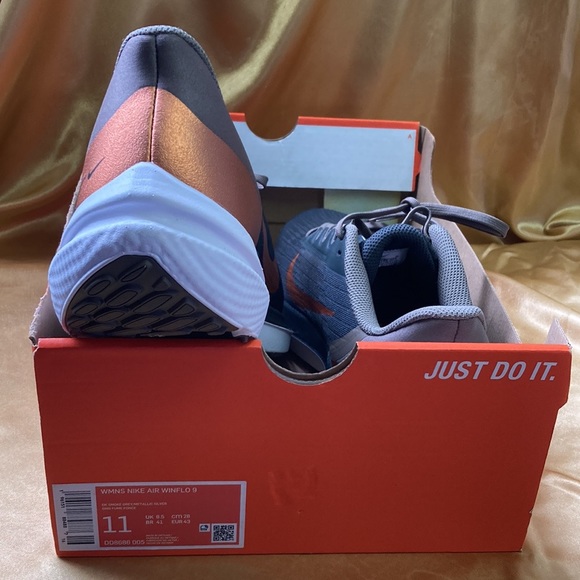 Nike Winflo 9 Men's Running Shoes Size 9.5 - Picture 8 of 8
